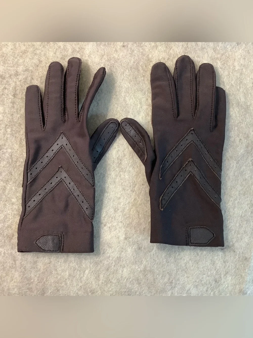 3 pair Vintage Isotoner women’s sized SMALL driving gloves